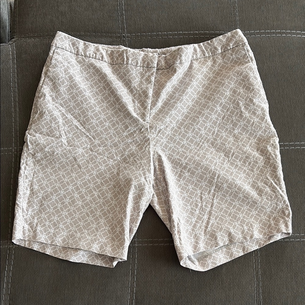 MARIO SERRANI women’s  Patterned Shorts. 16